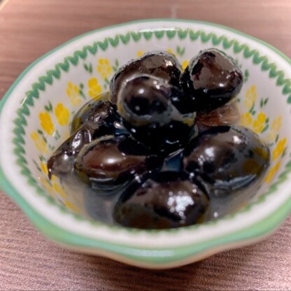 黒豆は甘く炊いたものはよく戴きますが、お酢と合わせても美味しいんですね( ´ ▽ ` )ﾉサラダのような感覚でさっぱり美味しい～(✿´꒳`)ﾉご馳走様でした～♪